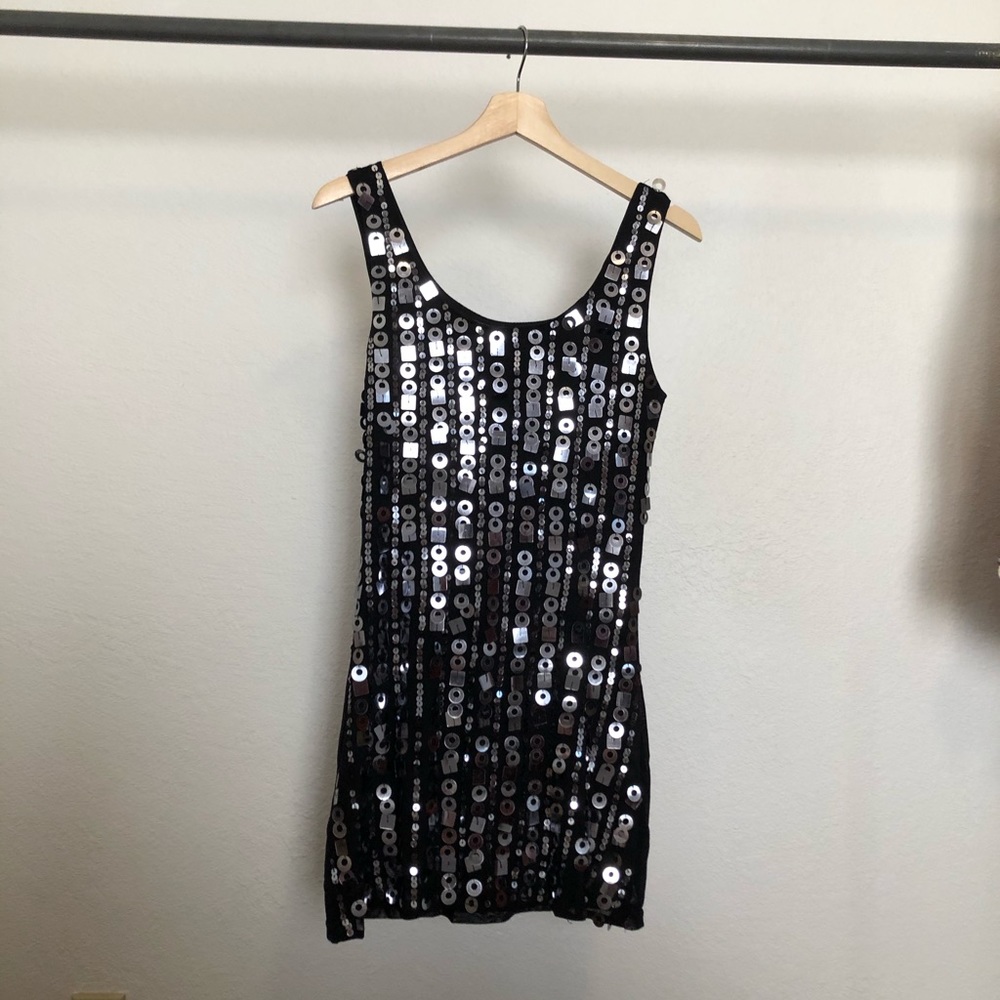 Disco mini dress!! 🤍🤍